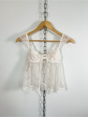 Victoria’s Secret White Lace Dream Angels Bra Top